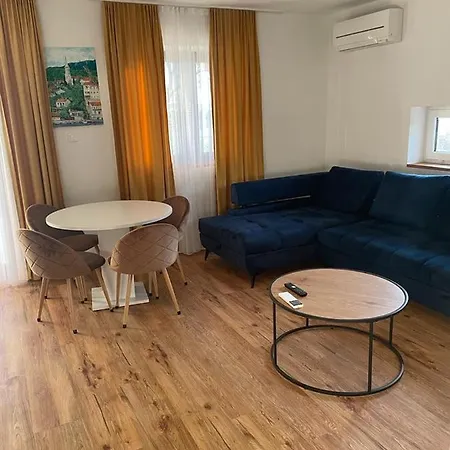 Appartments Sara * יאדראנובו