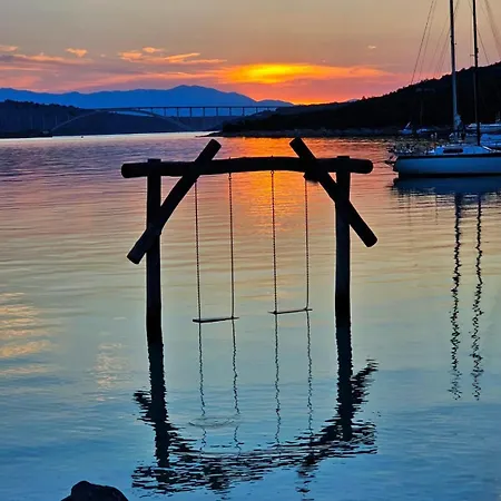 Appartamento Appartments Sara Jadranovo